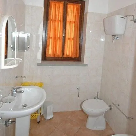 Sleeps 4 شقة